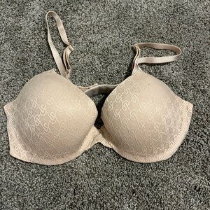 Victoria's Secret Cream Molded Cup Bra Intimates